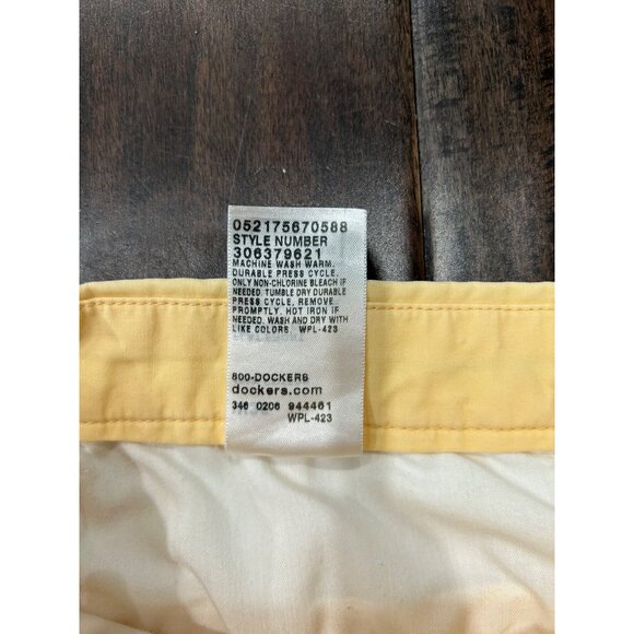 Dockers Mens Yellow Flat Front Relaxed Fit Shorts W36 Cotton - Picture 7 of 9